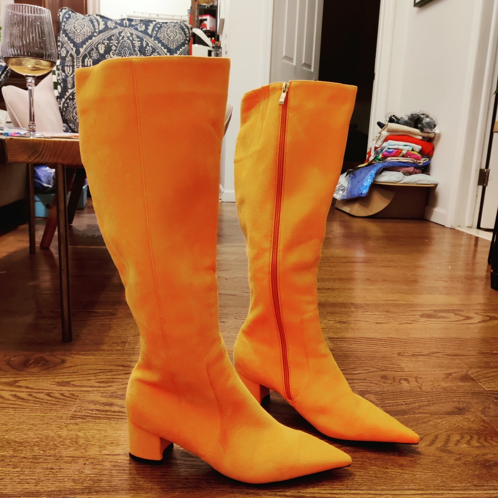 Sz. 10 Orange Knee-High Women's Boots